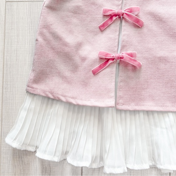 Pink ruffle hem mini skirt with velvet bows - Picture 4 of 10